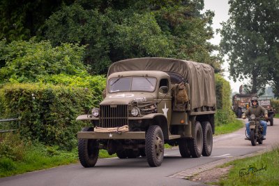 Legerauto's op de Boskwei in Sumar - foto 6